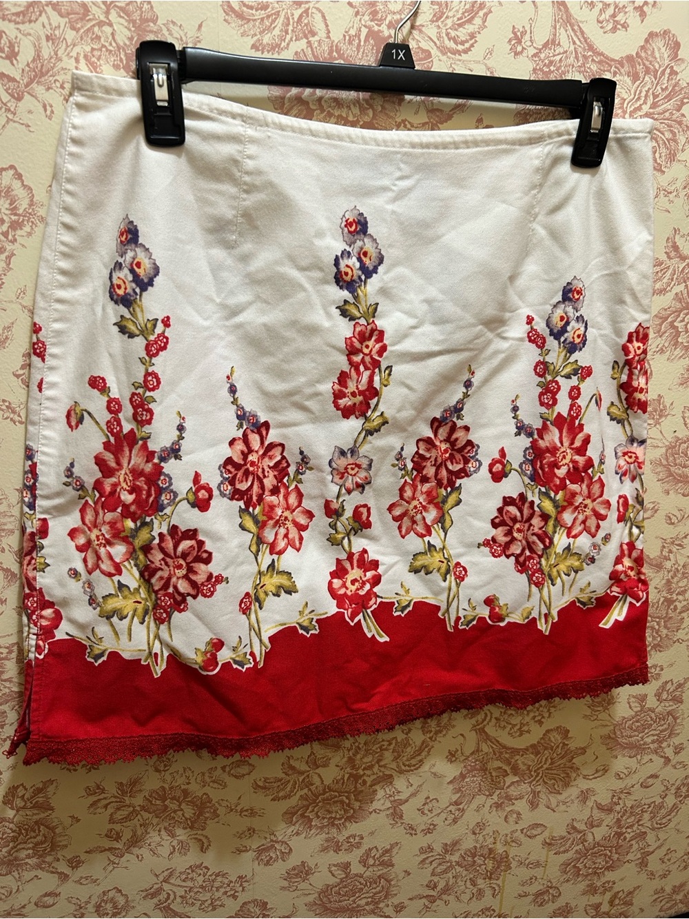 Liz Claiborne White Skirt with Red, Green & Purple Floral Trim